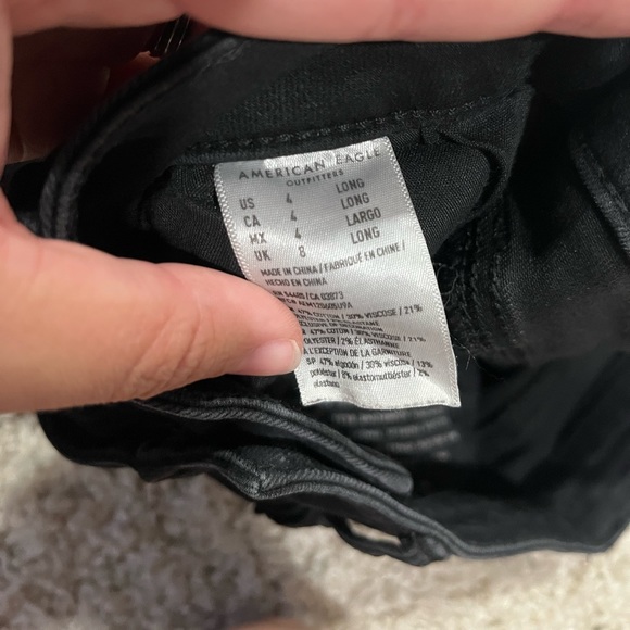 American Eagle Black Distressed Skinny Jeans (Next Level Stretch) Size 4L - Picture 3 of 7